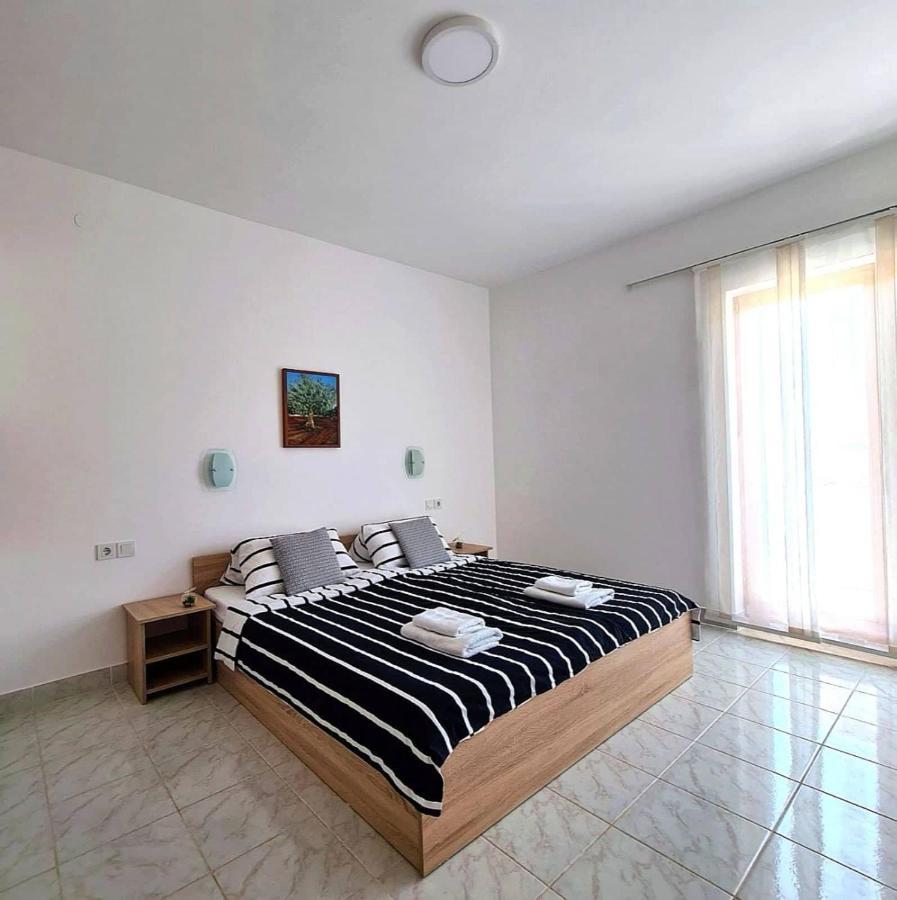 Apartments Ana Medulin Exterior photo